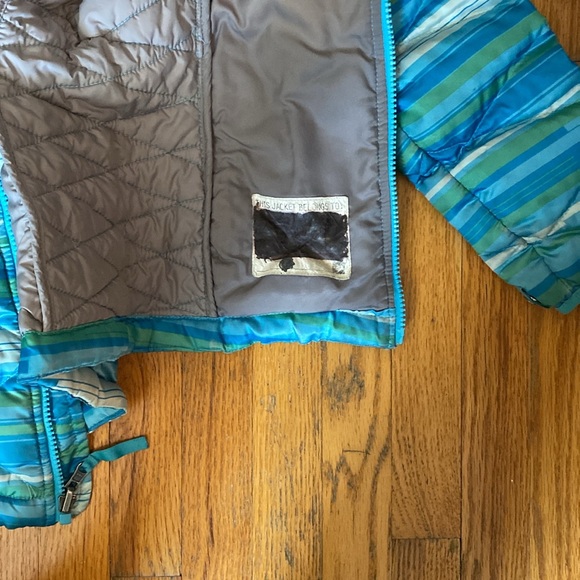 Super cute striped North Face Puffer jacket size 10-12 - Picture 4 of 5
